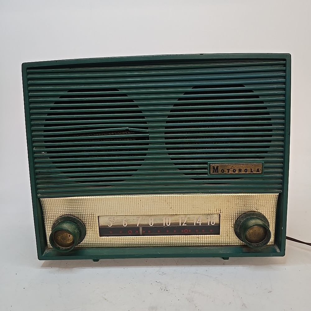 Vintage Motorola 64X Areo Vane High Efficiency Loop‎ Tube Radio